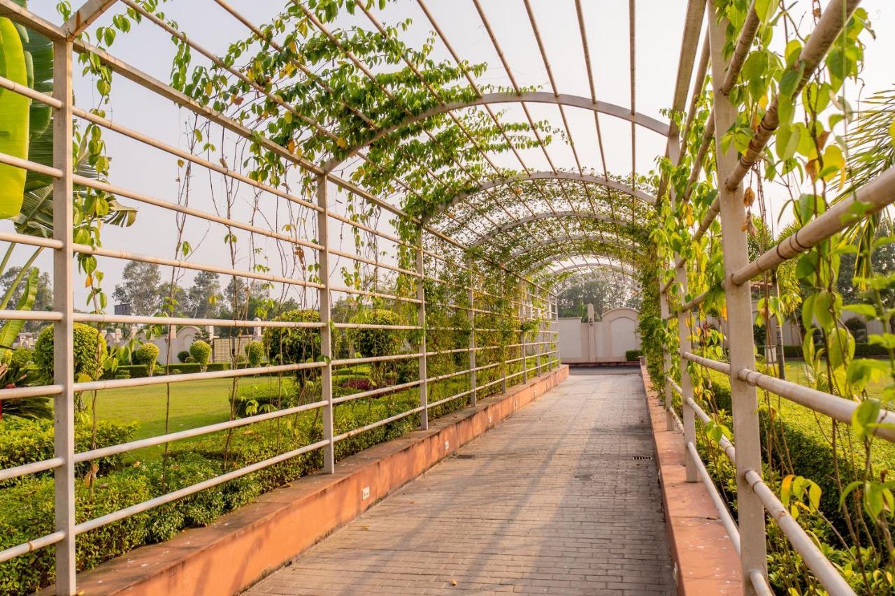 The Radiant Resort Gorakhpur Exterior foto