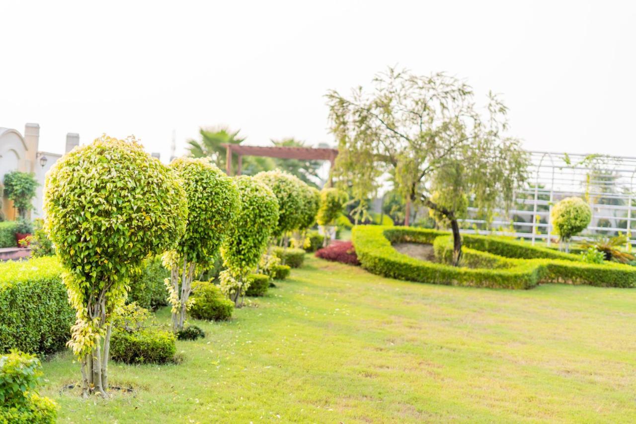 The Radiant Resort Gorakhpur Exterior foto